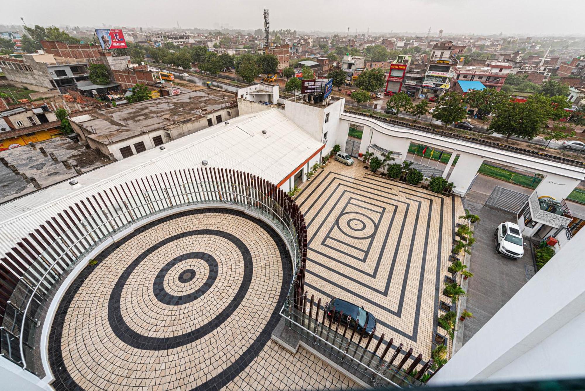 The Elite Lucknow Convention Hotel Exterior foto