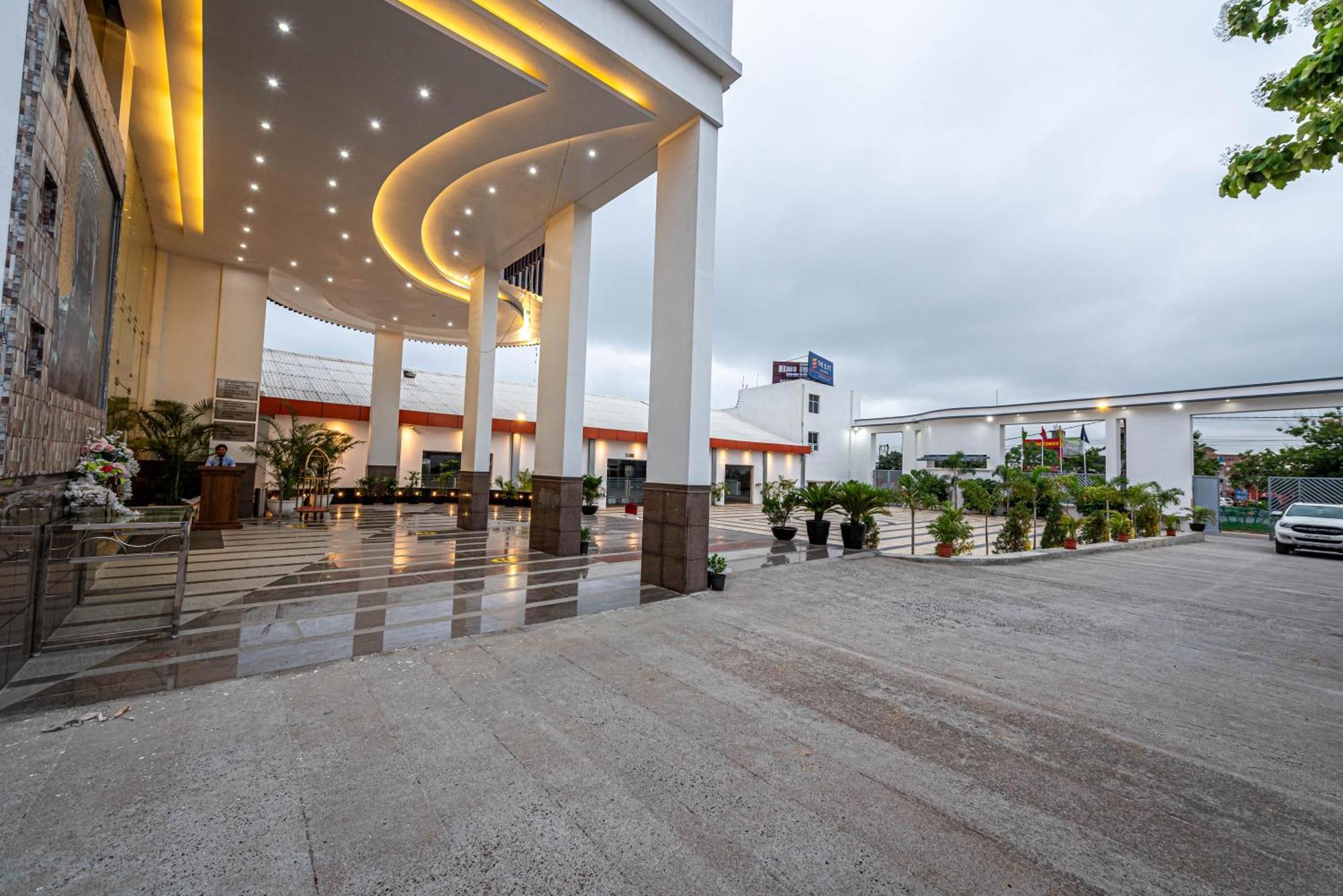 The Elite Lucknow Convention Hotel Exterior foto